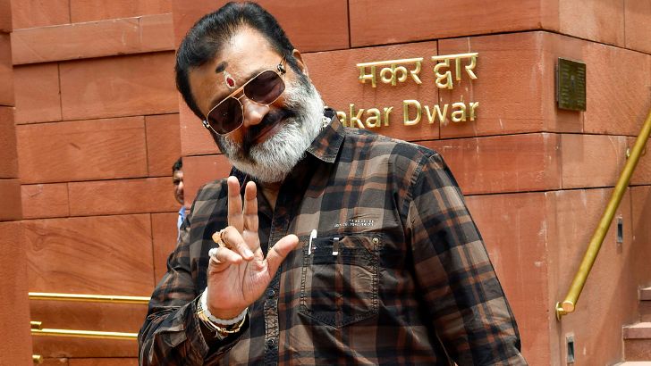 https://www.salarnews.in/public/uploads/images/newsimages/maannewsimage17082025_180111_Suresh Gopi .jpg